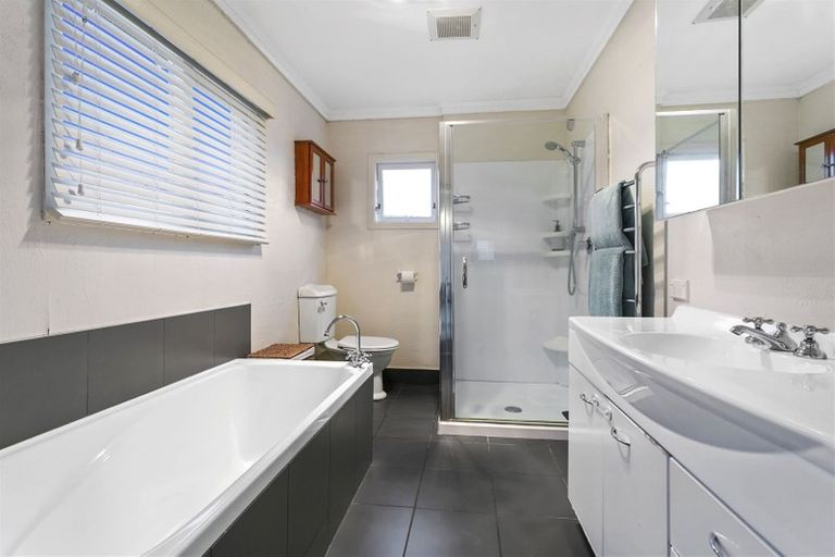 Photo of property in 1/105 Nile Road, Milford, Auckland, 0620