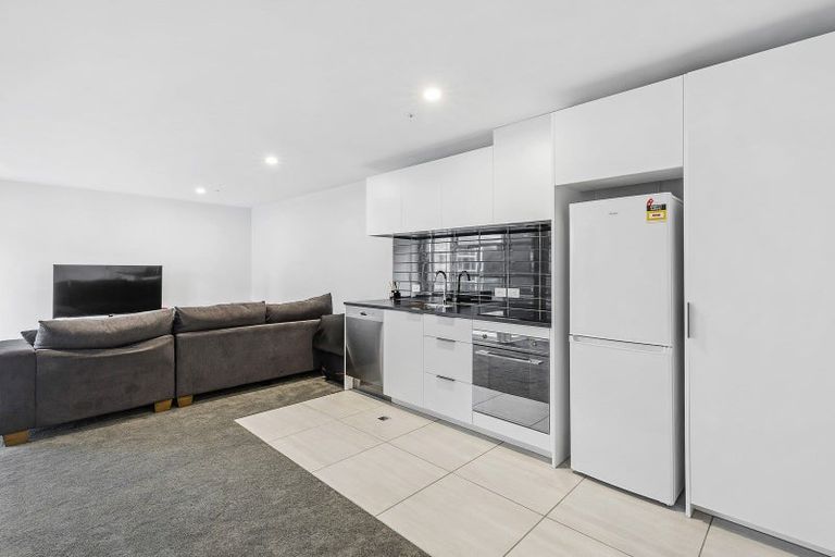 Photo of property in Pinnacle Apartments, E404/160 Victoria Street, Te Aro, Wellington, 6011