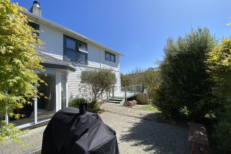 Photo of property in 18 Howard Street, Macandrew Bay, Dunedin, 9014