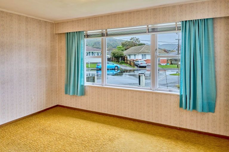Photo of property in 2 Bella Grove, Naenae, Lower Hutt, 5011