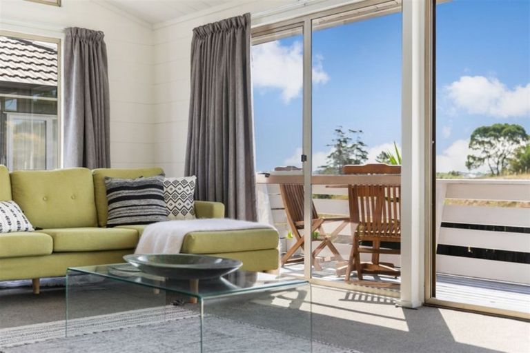 Photo of property in 45 Matuhi Rise, Henderson, Auckland, 0612