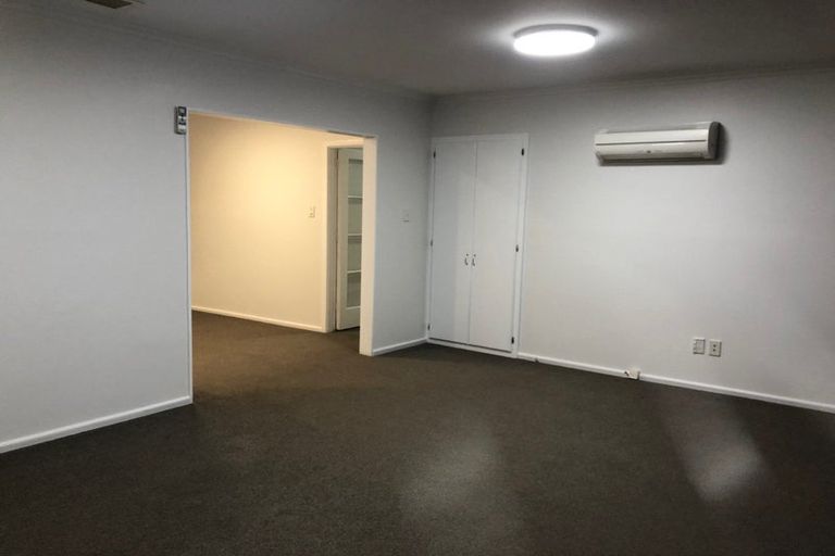 Photo of property in 3 Siska Place, Upper Riccarton, Christchurch, 8041