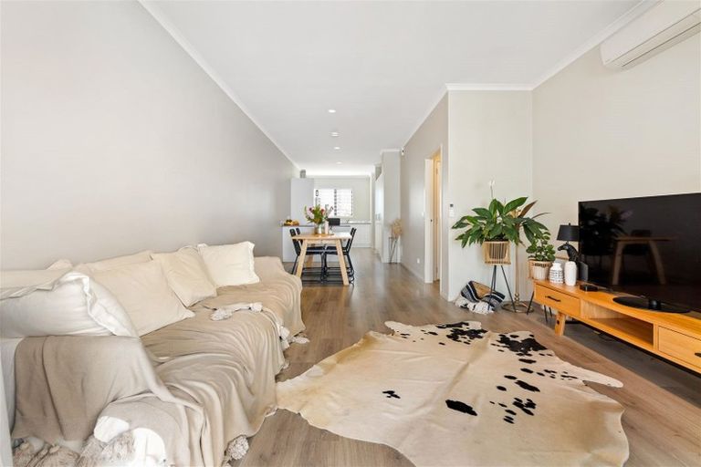 Photo of property in 4 Peihana Road, Hobsonville, Auckland, 0616