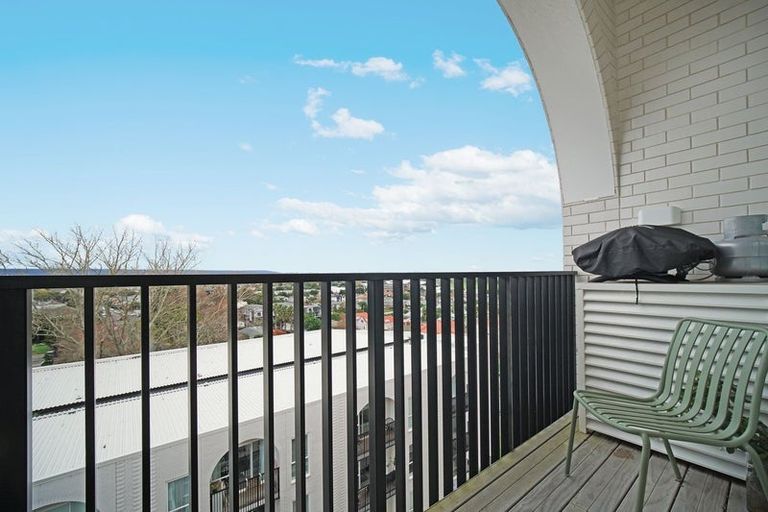 Photo of property in 1817a Great North Road, Avondale, Auckland, 1026