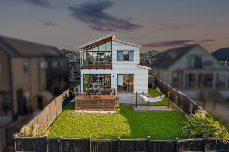 Photo of property in 28 Tai Crescent, Hobsonville, Auckland, 0616