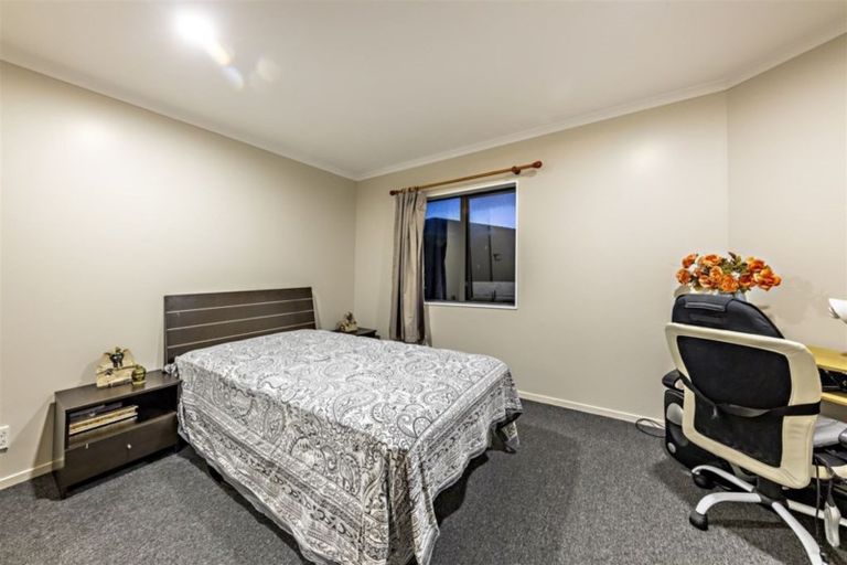 Photo of property in 36 Piper Place, Goodwood Heights, Auckland, 2105