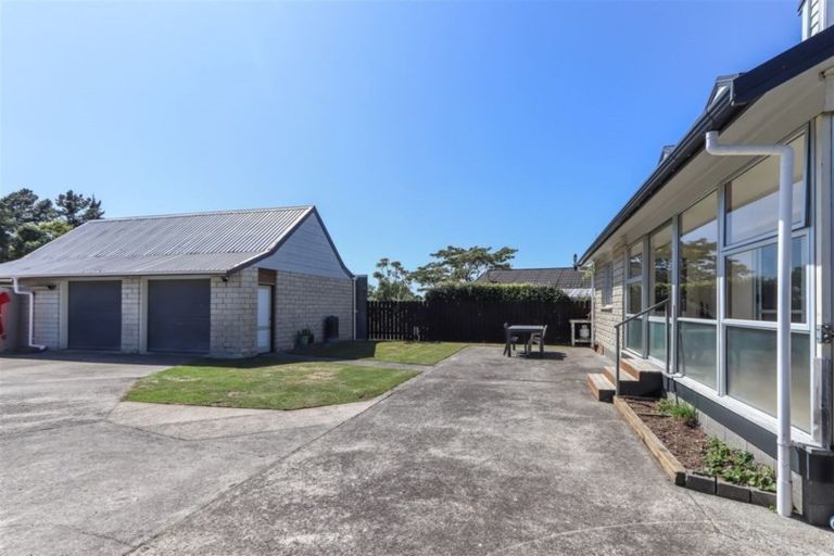 Photo of property in 24 Kowhai Street, Inglewood, 4330