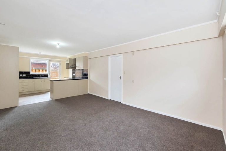 Photo of property in 25 Poinsettia Place, Henderson, Auckland, 0610