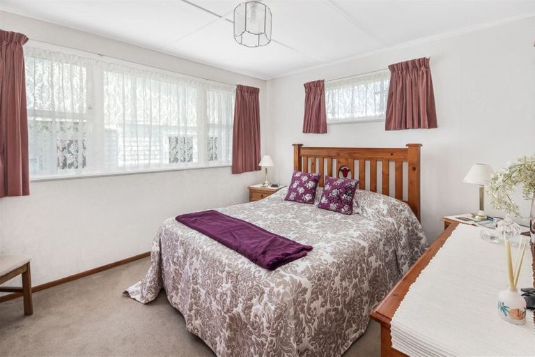 Photo of property in 62 Beazley Avenue, Paparangi, Wellington, 6037