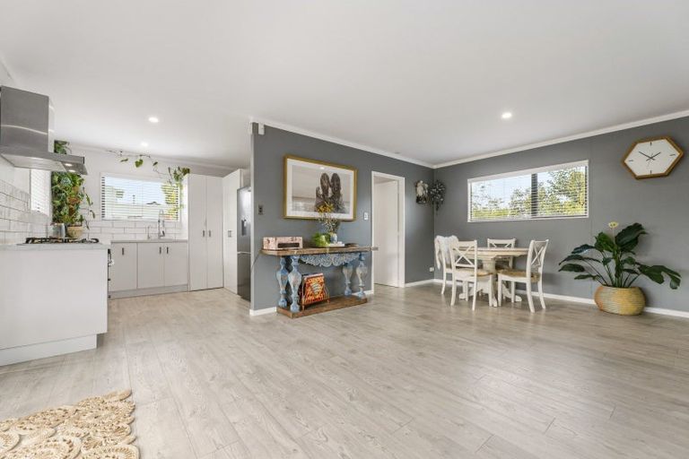 Photo of property in 10 Hillview Road, Waihi Beach, 3611
