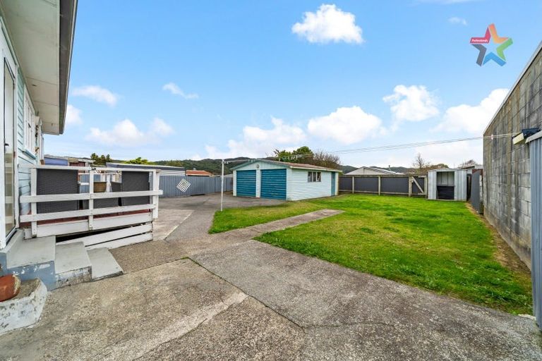 Photo of property in 52 Russell Road, Wainuiomata, Lower Hutt, 5014