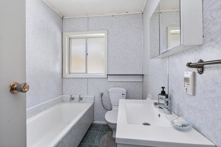 Photo of property in 40 Elmslie Road, Pinehaven, Upper Hutt, 5019