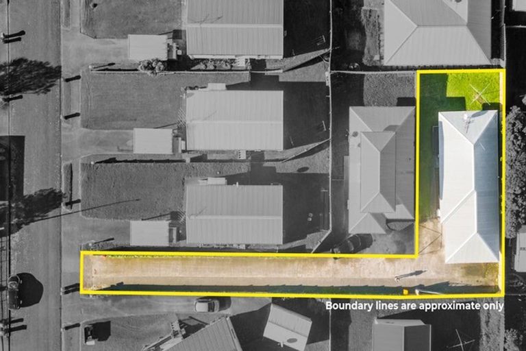 Photo of property in 2/19 Oratu Place, Manurewa, Auckland, 2102