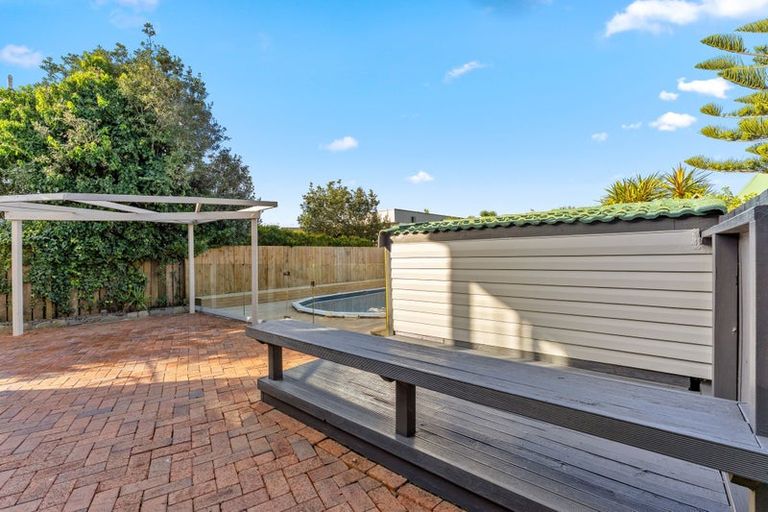 Photo of property in 34 Spinnaker Drive, Te Atatu Peninsula, Auckland, 0610