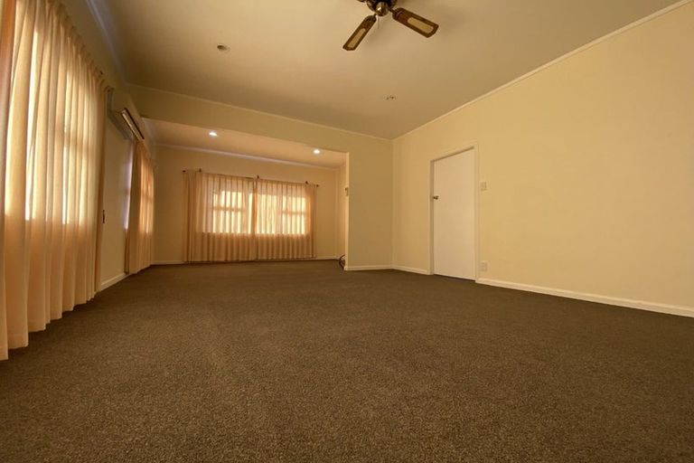 Photo of property in 218 Hillcrest Road, Hillcrest, Hamilton, 3216