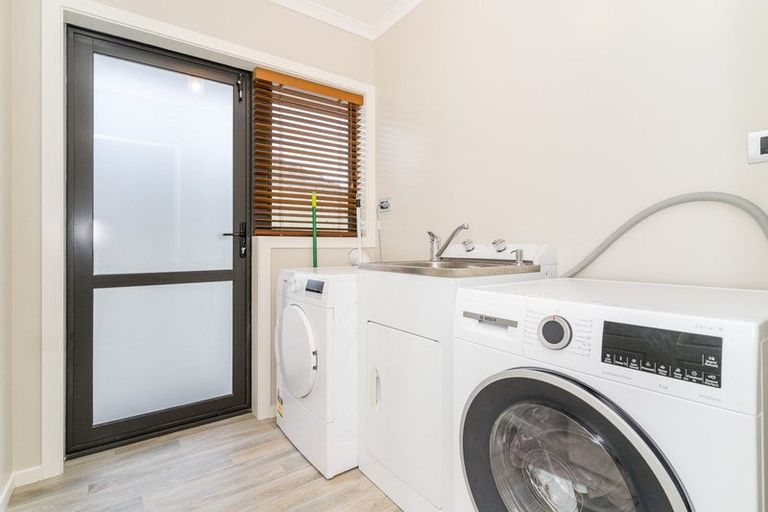 Photo of property in 10 Hardacre Place, Omarama, 9412