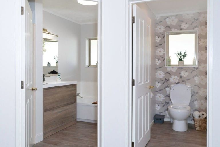 Photo of property in 9 Garth Road, Levin, 5571