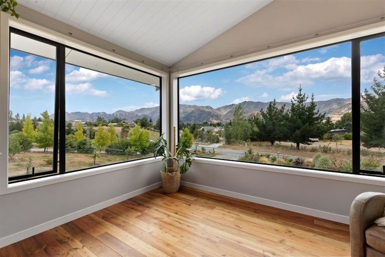 Photo of property in 17 Sam John Place, Lake Hawea, Wanaka, 9382