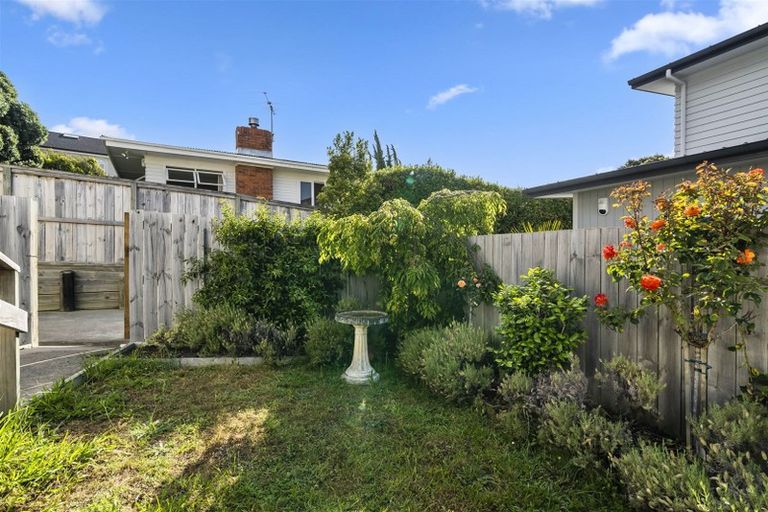 Photo of property in 7 Crichton Terrace, Hauraki, Auckland, 0622