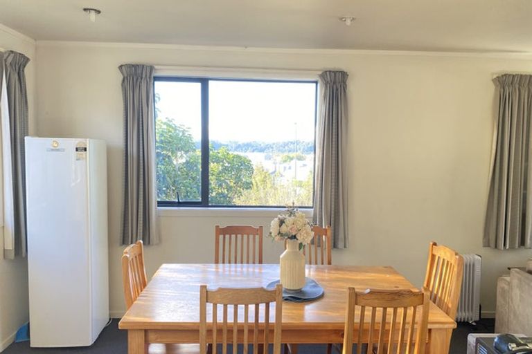 Photo of property in 8b Schnapper Rock Road, Schnapper Rock, Auckland, 0632