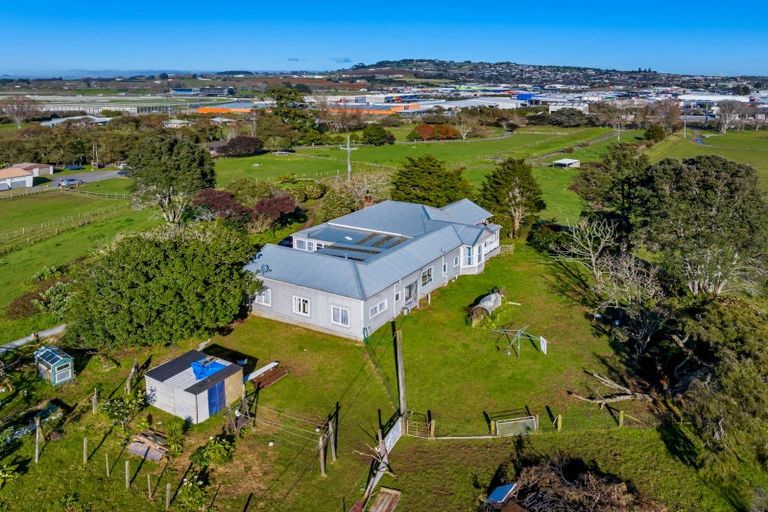 Photo of property in 120 Station Road, Pukekohe, 2120