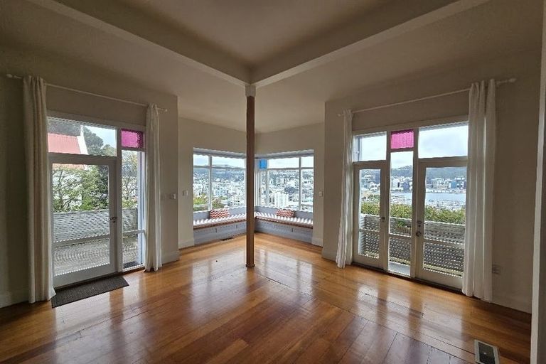 Photo of property in 11 Mcintyre Avenue, Mount Victoria, Wellington, 6011