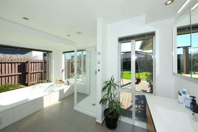 Photo of property in 28 Cridland Place, Halswell, Christchurch, 8025