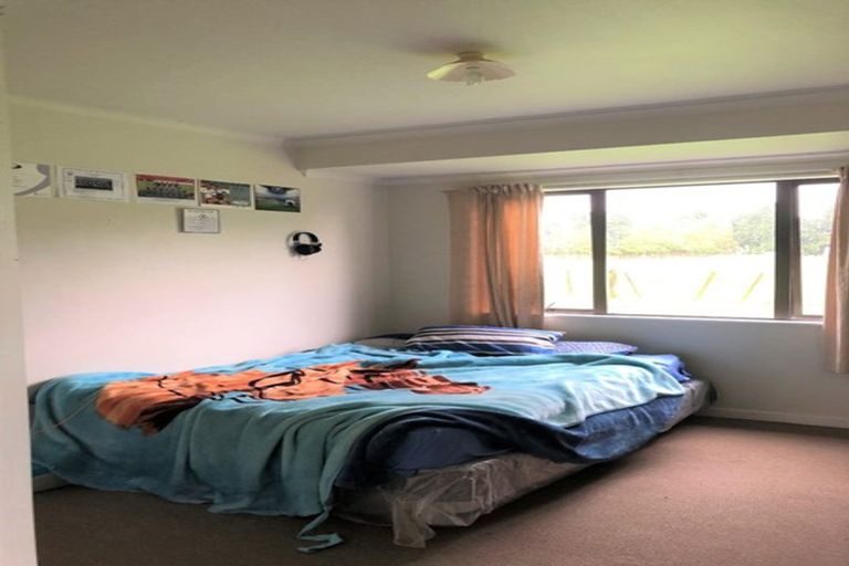 Photo of property in 420 Tararua Road, Levin, 5571