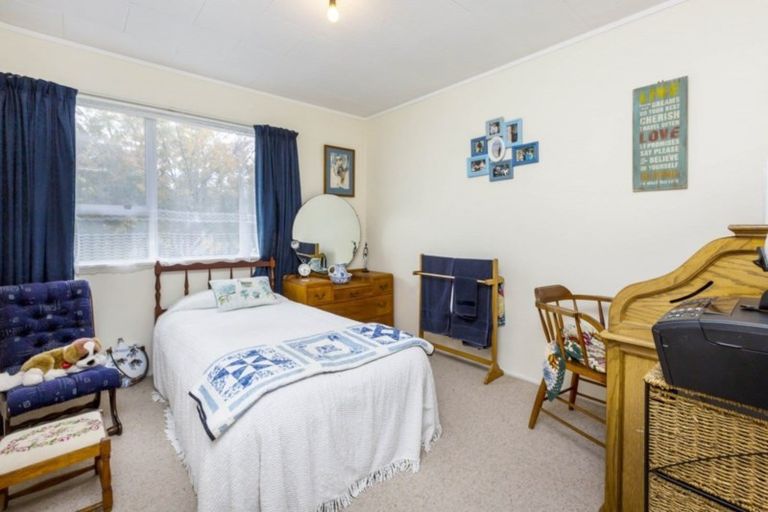 Photo of property in 11 Beryl Grove, Birchville, Upper Hutt, 5018