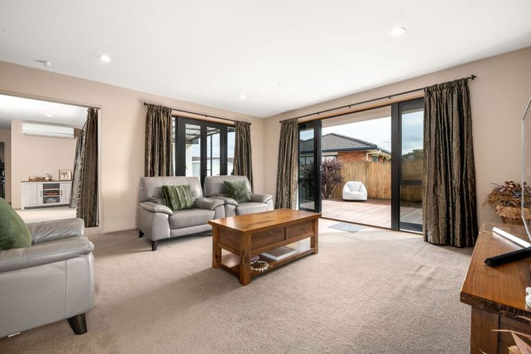 Photo of property in 10 Drumfearn Place, Rototuna, Hamilton, 3210