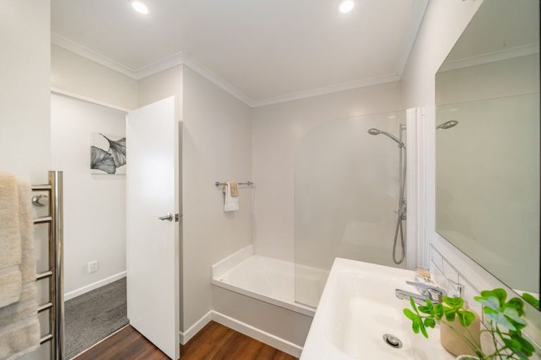 Photo of property in 10a Gaff Place, Whitby, Porirua, 5024