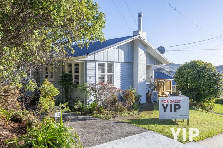 Photo of property in 43 Catherine Crescent, Paparangi, Wellington, 6037