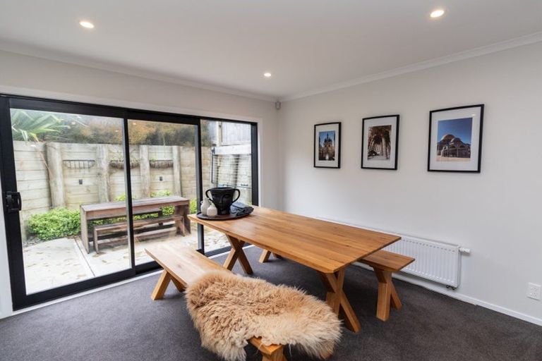 Photo of property in 41 Glanmire Road, Newlands, Wellington, 6037