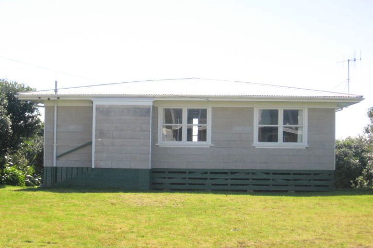 Photo of property in 120 Seaview Road, Whangamata, 3620