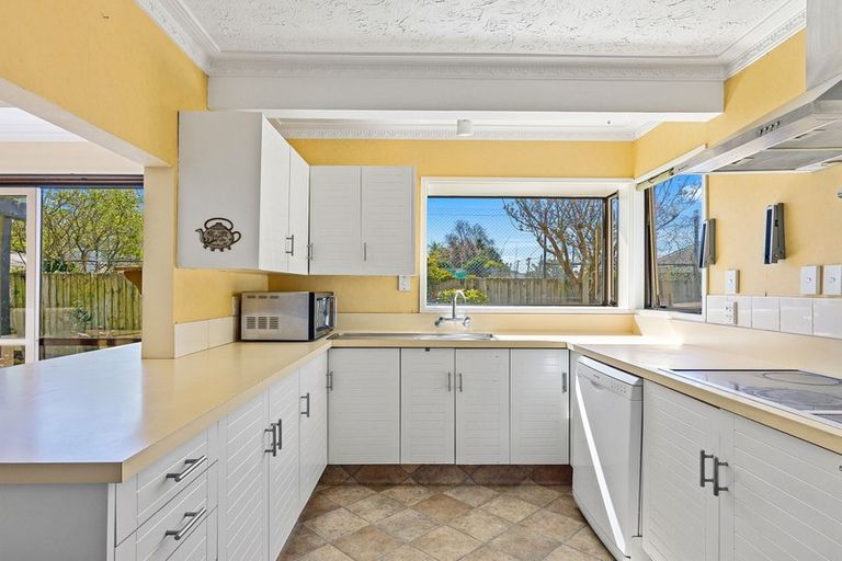 Photo of property in 2/45 Lochee Road, Upper Riccarton, Christchurch, 8041