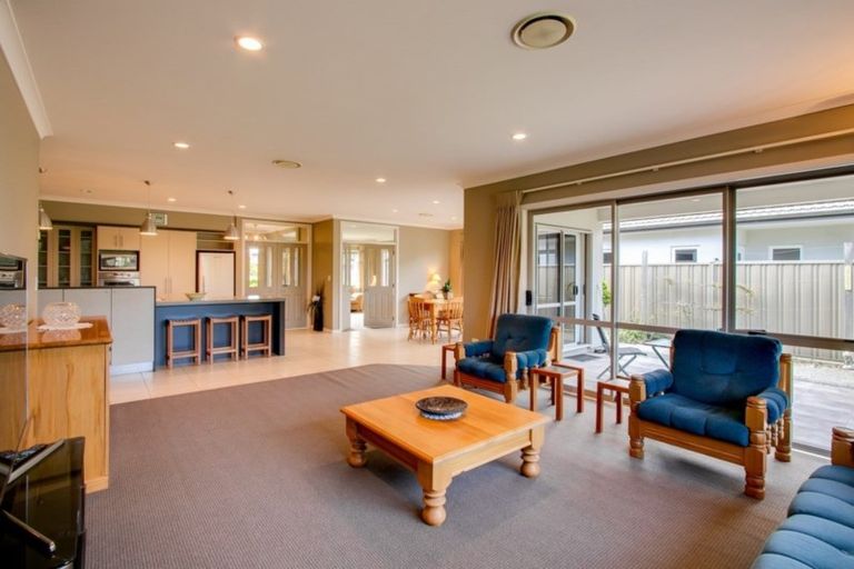 Photo of property in 18 Pania Place, Poraiti, Napier, 4112