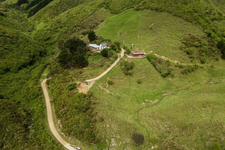 Photo of property in 1094 Paekakariki Hill Road, Paekakariki Hill, Porirua, 5381