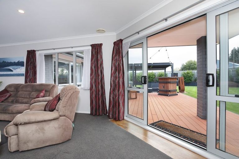 Photo of property in 3 Guthrie Court, Bulls, 4818