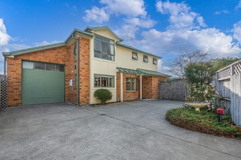Photo of property in 79 Rangiora Avenue, Roslyn, Palmerston North, 4414
