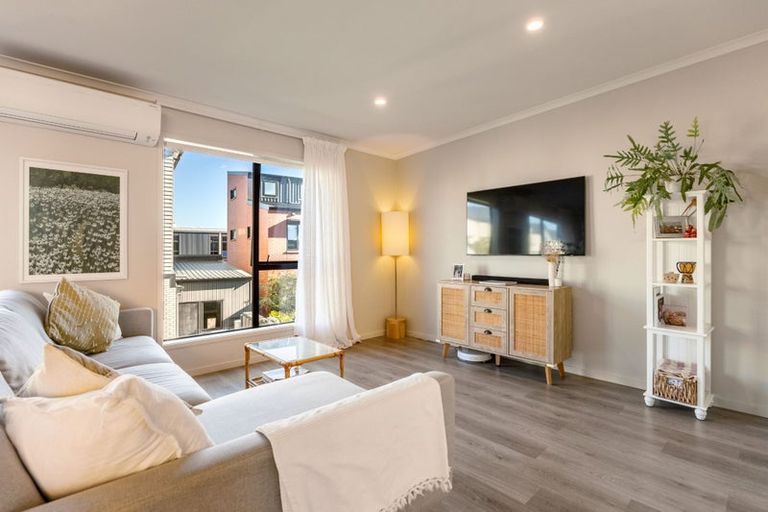 Photo of property in 16 Kerewhenua Crescent, Hobsonville, Auckland, 0616