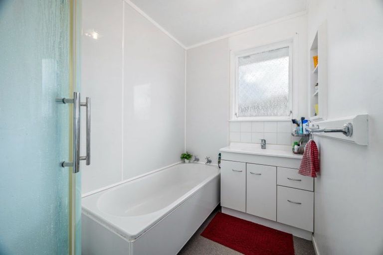 Photo of property in 20 Fenruss Street, Fairy Springs, Rotorua, 3015