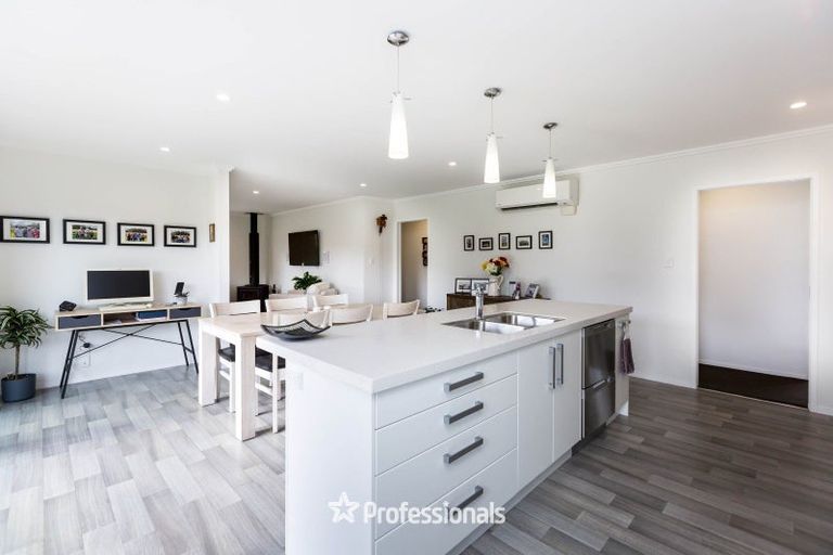 Photo of property in 112 Parkes Line Road, Maymorn, Upper Hutt, 5018