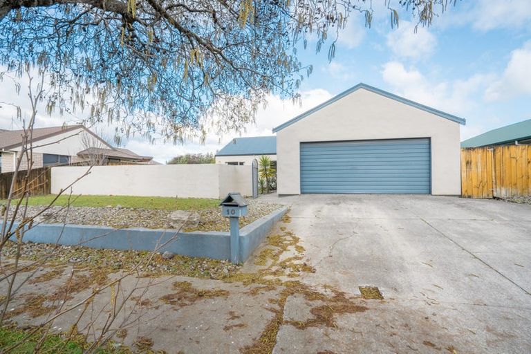 Photo of property in 10 Fernlea Avenue, Kelvin Grove, Palmerston North, 4414