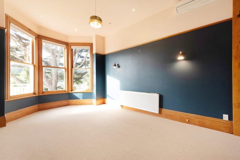 Photo of property in 115 Tasman Street, Mount Cook, Wellington, 6021