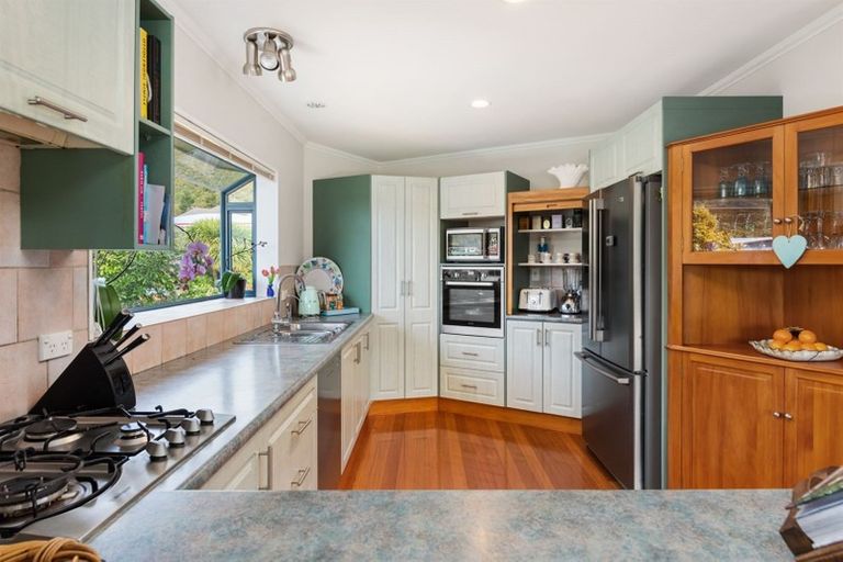 Photo of property in 4 Rimu Terrace, Waikawa, Picton, 7220