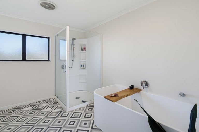 Photo of property in 35 Domain Road, Waipawa, 4210