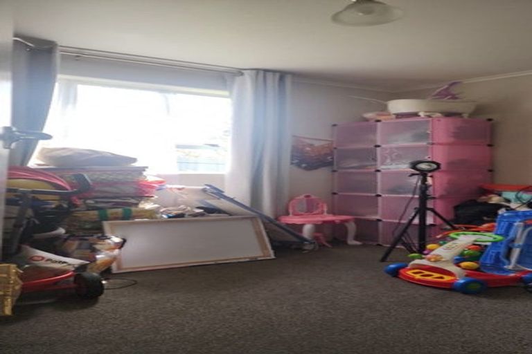 Photo of property in 10 Nandana Drive, Glen Eden, Auckland, 0602