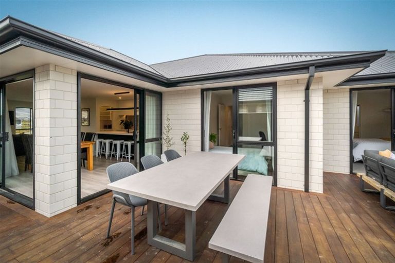 Photo of property in 36 Broadway Parade, Rolleston, 7615