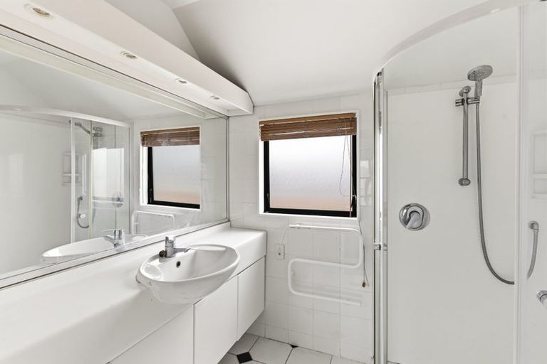 Photo of property in 3b/25 Maclean Street, Paraparaumu Beach, Paraparaumu, 5032