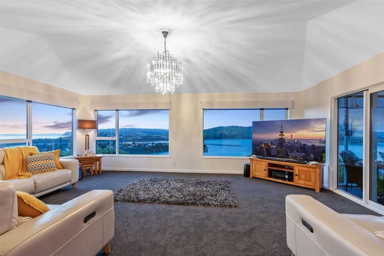 Photo of property in 19 Mercury Way, Whitby, Porirua, 5024